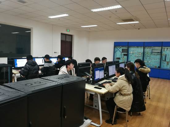 以賽促學(xué)，云網(wǎng)融合 我校成功舉辦云計(jì)算技術(shù)與應(yīng)用賽項(xiàng)校內(nèi)選拔賽